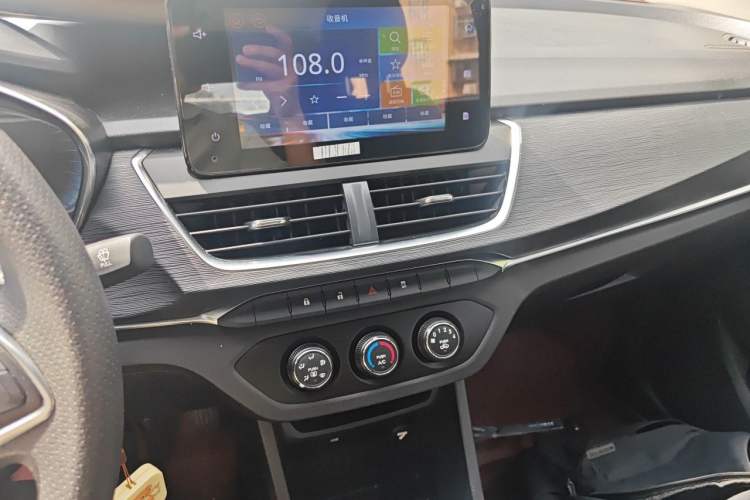 Used Baojun 360 2019 1.5L Automatic Elite Version China VI Audio And AC Panel
