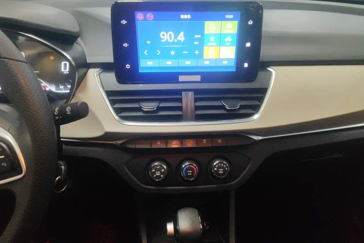 Used Baojun 360 2019 1.5L CVT Elite Version China VI Audio And AC Panel