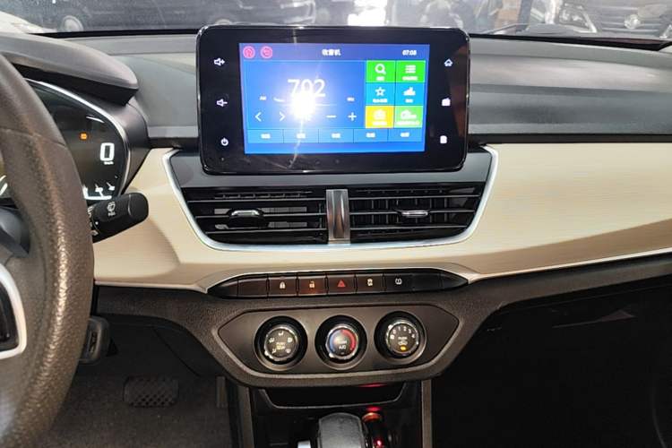 Used Baojun 360 2019 1.5L CVT Elite Version China VI Audio And AC Panel