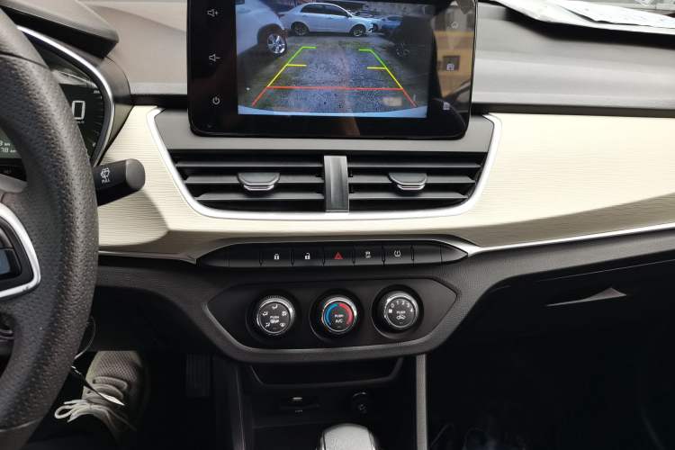 Used Baojun 360 2019 1.5L CVT Elite Version China VI Audio And AC Panel