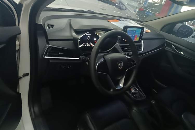 Used Baojun 360 2019 1.5L CVT Elite Version China VI Center Console