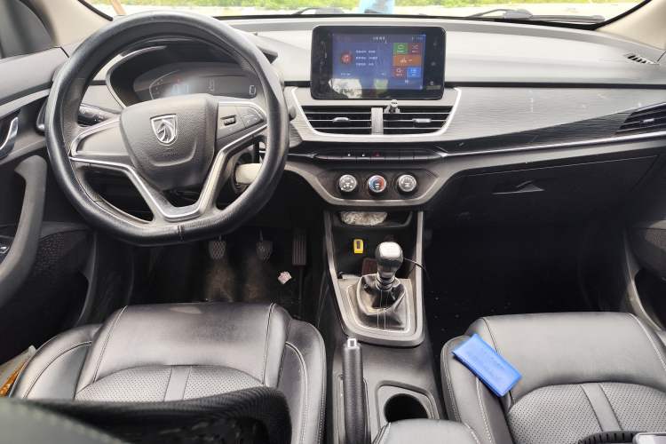 Used Baojun 360 2019 1.5L Manual Elite Version China VI Center Console
