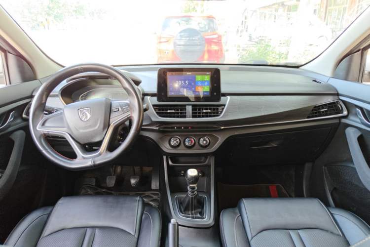 Used Baojun 360 2019 1.5L Manual Elite Version China VI Center Console