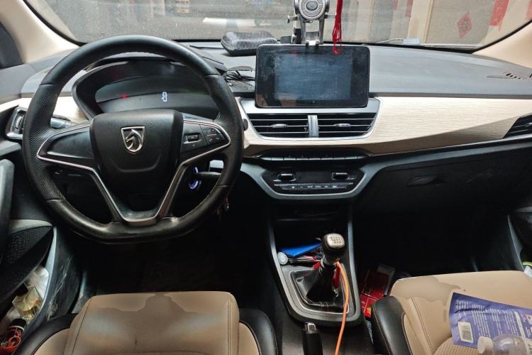 Used Baojun 360 2019 1.5L Manual Luxury Version China VI Center Console