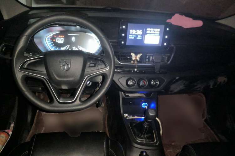 Used Baojun 360 2019 1.5L Manual Elite Version China VI Center Console