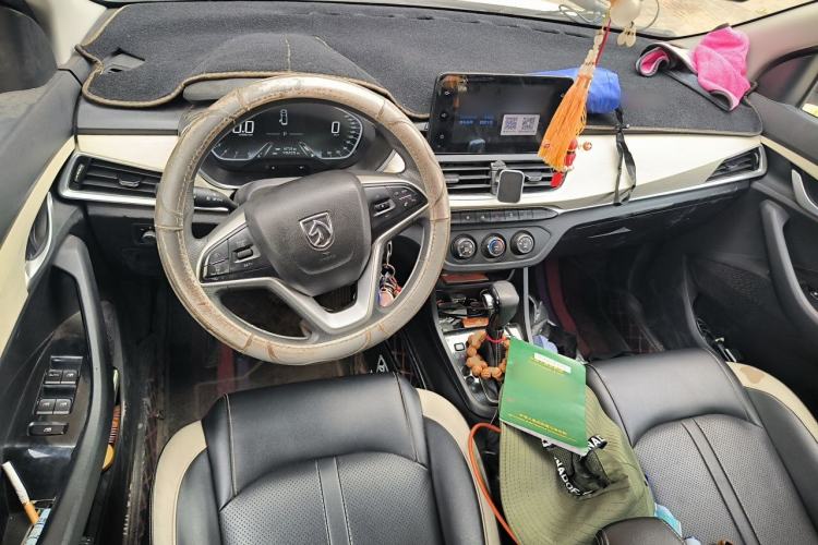 Used Baojun 360 2019 1.5L CVT Elite Version China VI Center Console