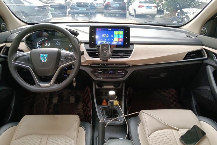 Used Baojun 360 2019 1.5L Manual Luxury Version China VI Center Console