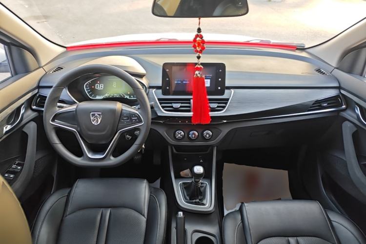 Used Baojun 360 2019 1.5L Manual Elite Version China VI Center Console