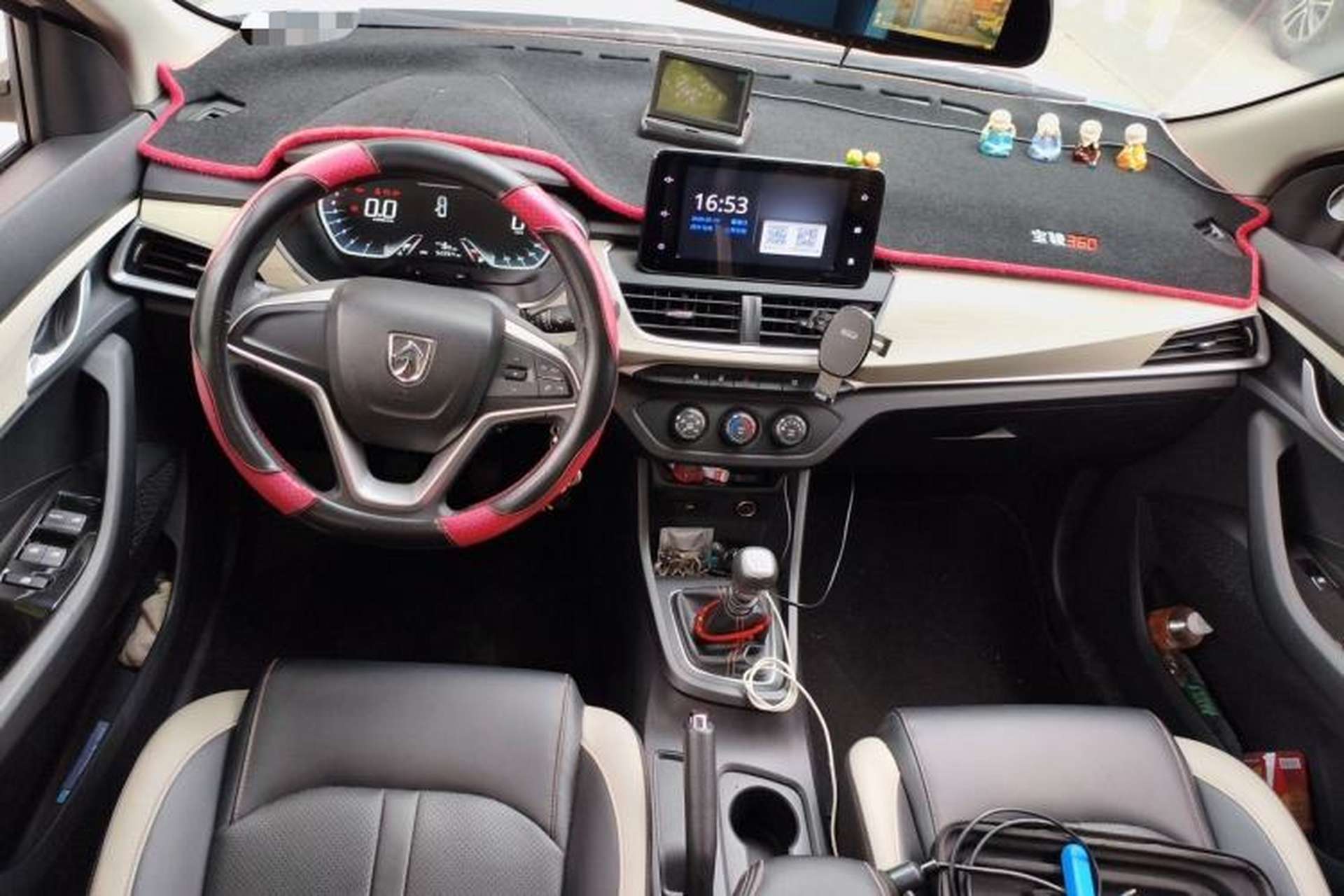 Used Baojun 360 2019 1.5L Manual Elite Version China VI Center Console