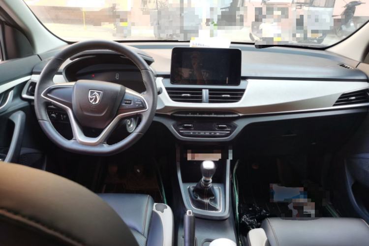Used Baojun 360 2019 Revised Version 1.5L Manual Luxury Edition China VI Center Console