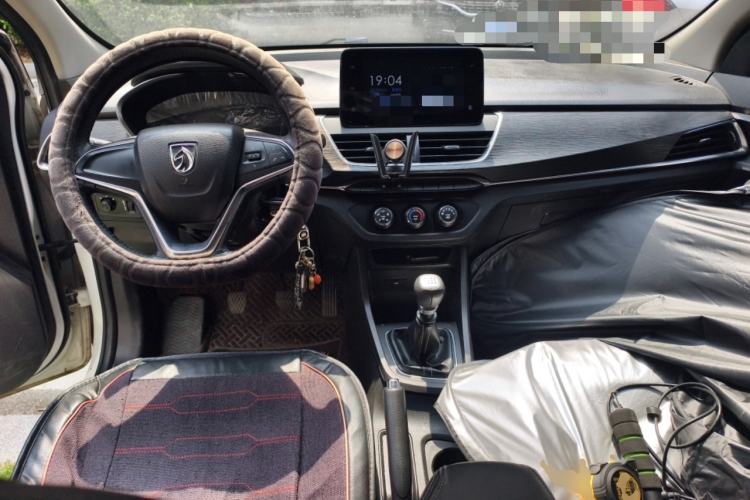 Used Baojun 360 2019 1.5L Manual Elite Version China VI Center Console