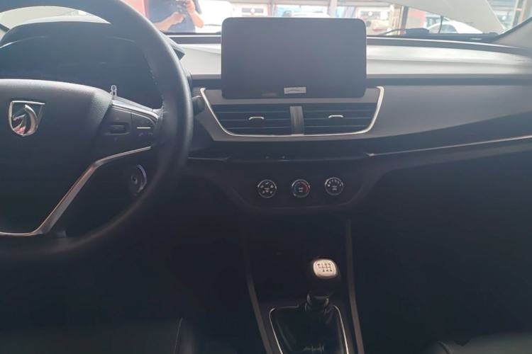 Used Baojun 360 2019 1.5L Manual Elite Version China VI Center Console