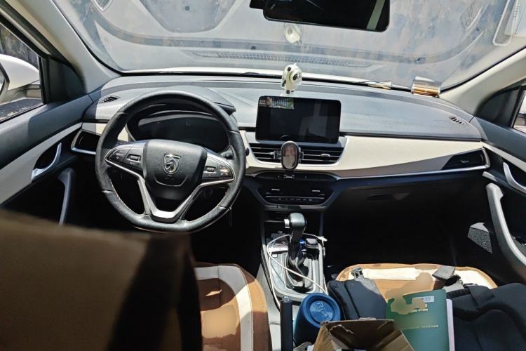 Used Baojun 360 2019 1.5L CVT Luxury Model China VI Emission Standard Center Console