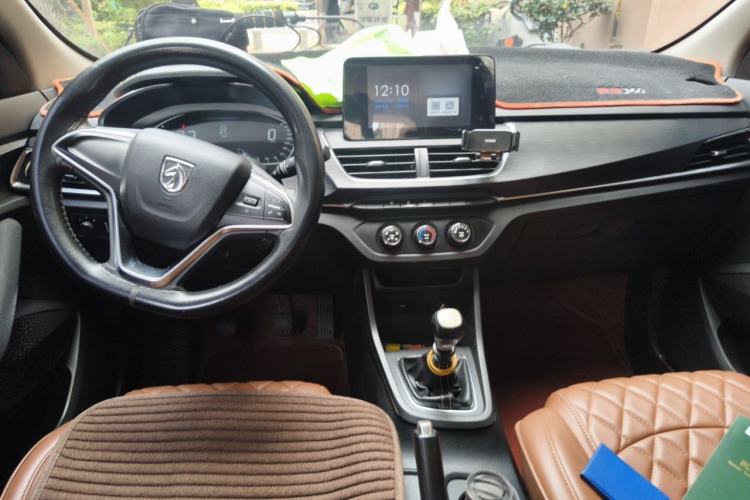 Used Baojun 360 2019 1.5L Manual Elite Version China VI Center Console