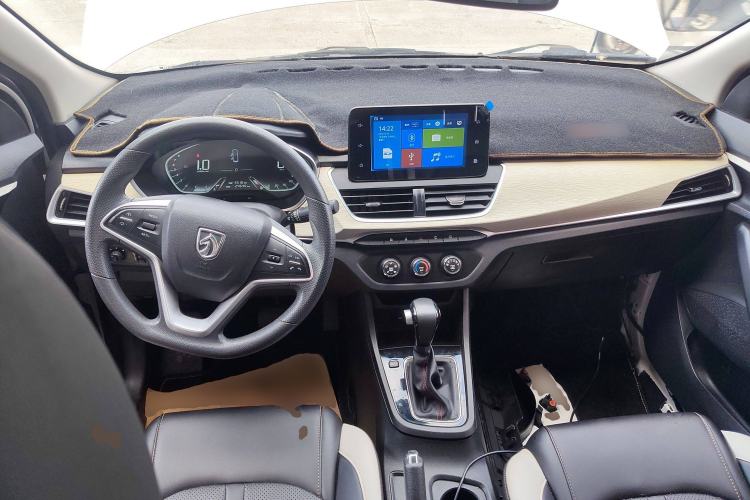 Used Baojun 360 2019 1.5L CVT Elite Version China VI Center Console
