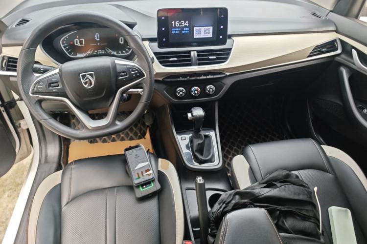 Used Baojun 360 2019 1.5L CVT Elite Version China VI Center Console