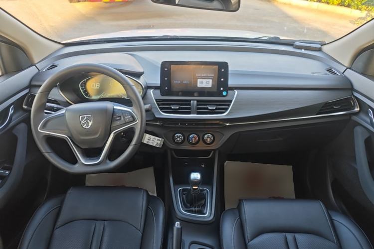 Used Baojun 360 2019 1.5L Manual Elite Version China VI Center Console