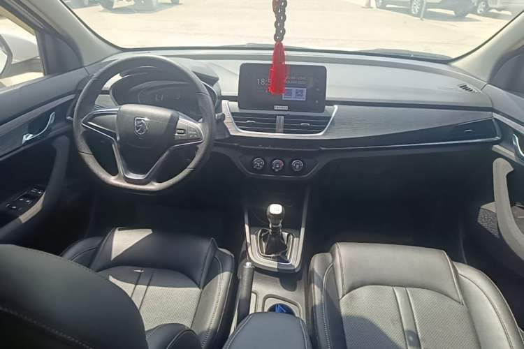 Used Baojun 360 2019 1.5L Manual Elite Version China VI Center Console