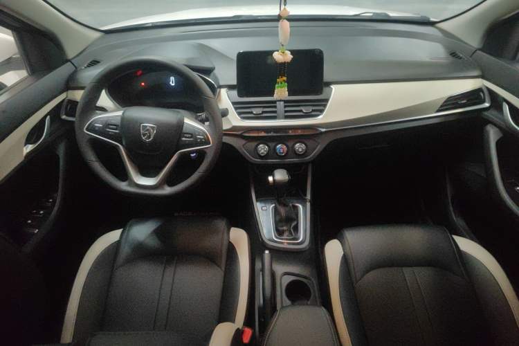 Used Baojun 360 2019 1.5L CVT Elite Version China VI Center Console