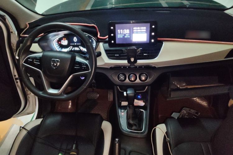 Used Baojun 360 2019 1.5L CVT Elite Version China VI Center Console