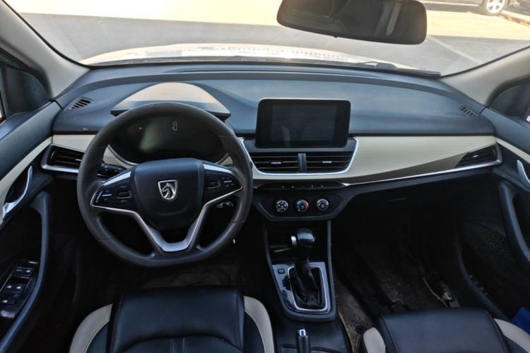 Used Baojun 360 2019 1.5L CVT Elite Version China VI Center Console