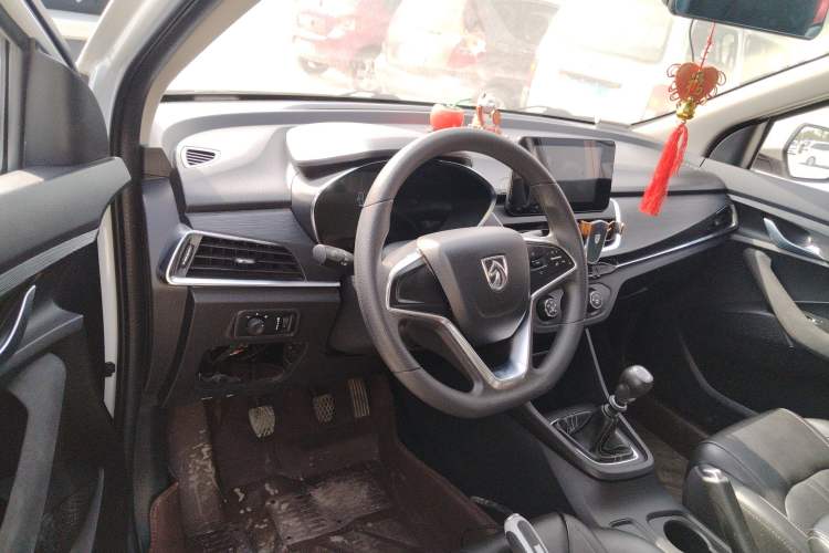 Used Baojun 360 2019 1.5L Manual Elite Version China VI Center Console