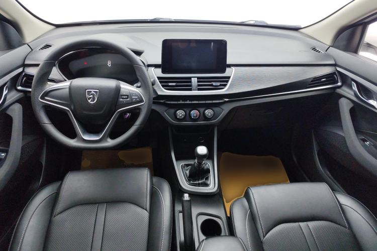 Used Baojun 360 2019 1.5L Manual Elite Version China VI Center Console