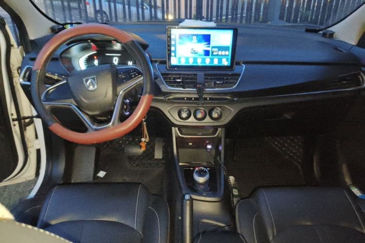 Used Baojun 360 2019 1.5L Automatic Elite Version China VI Center Console