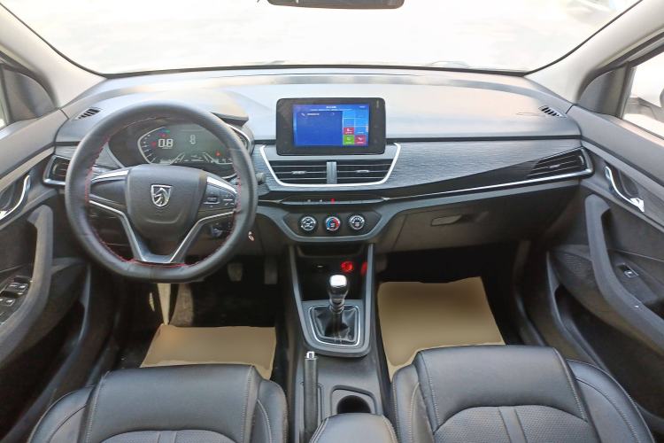 Used Baojun 360 2019 1.5L Manual Elite Version China VI Center Console