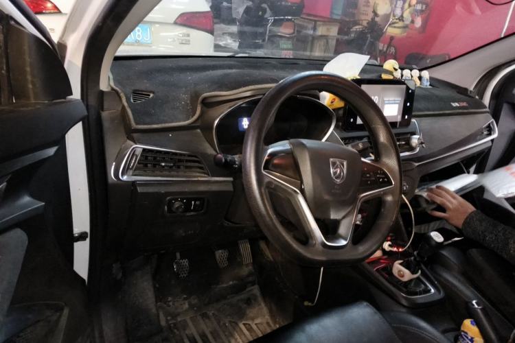 Used Baojun 360 2019 1.5L Manual Elite Version China VI Center Console