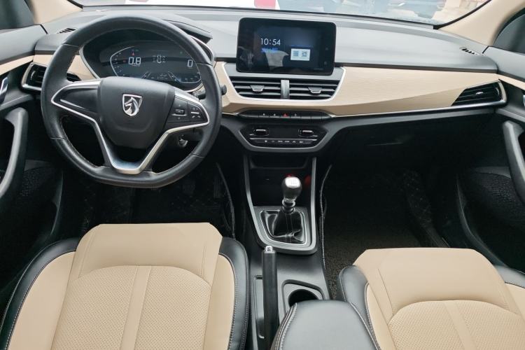 Used Baojun 360 2019 1.5L Manual Luxury Version China VI Center Console