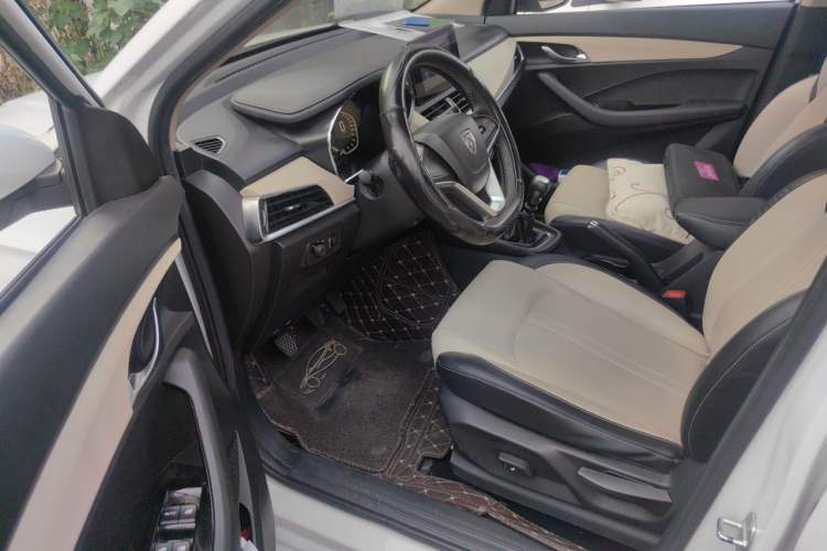 Used Baojun 360 2019 1.5L Manual Luxury Version China VI Driver Seat