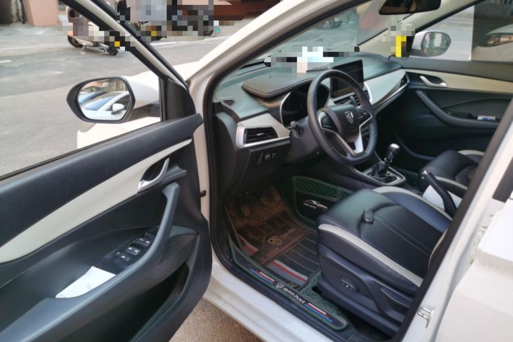 Used Baojun 360 2019 Revised Version 1.5L Manual Luxury Edition China VI Driver Seat