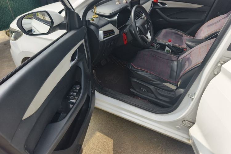 Used Baojun 360 2019 1.5L CVT Luxury Model China VI Emission Standard Driver Seat