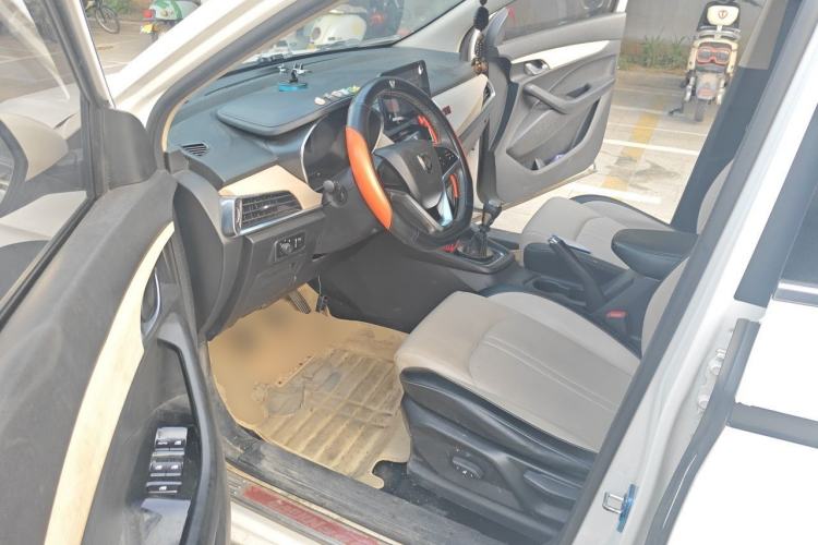 Used Baojun 360 2019 1.5L Manual Luxury Version China VI Driver Seat