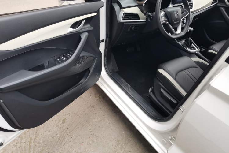 Used Baojun 360 2019 1.5L CVT Elite Version China VI Driver Seat