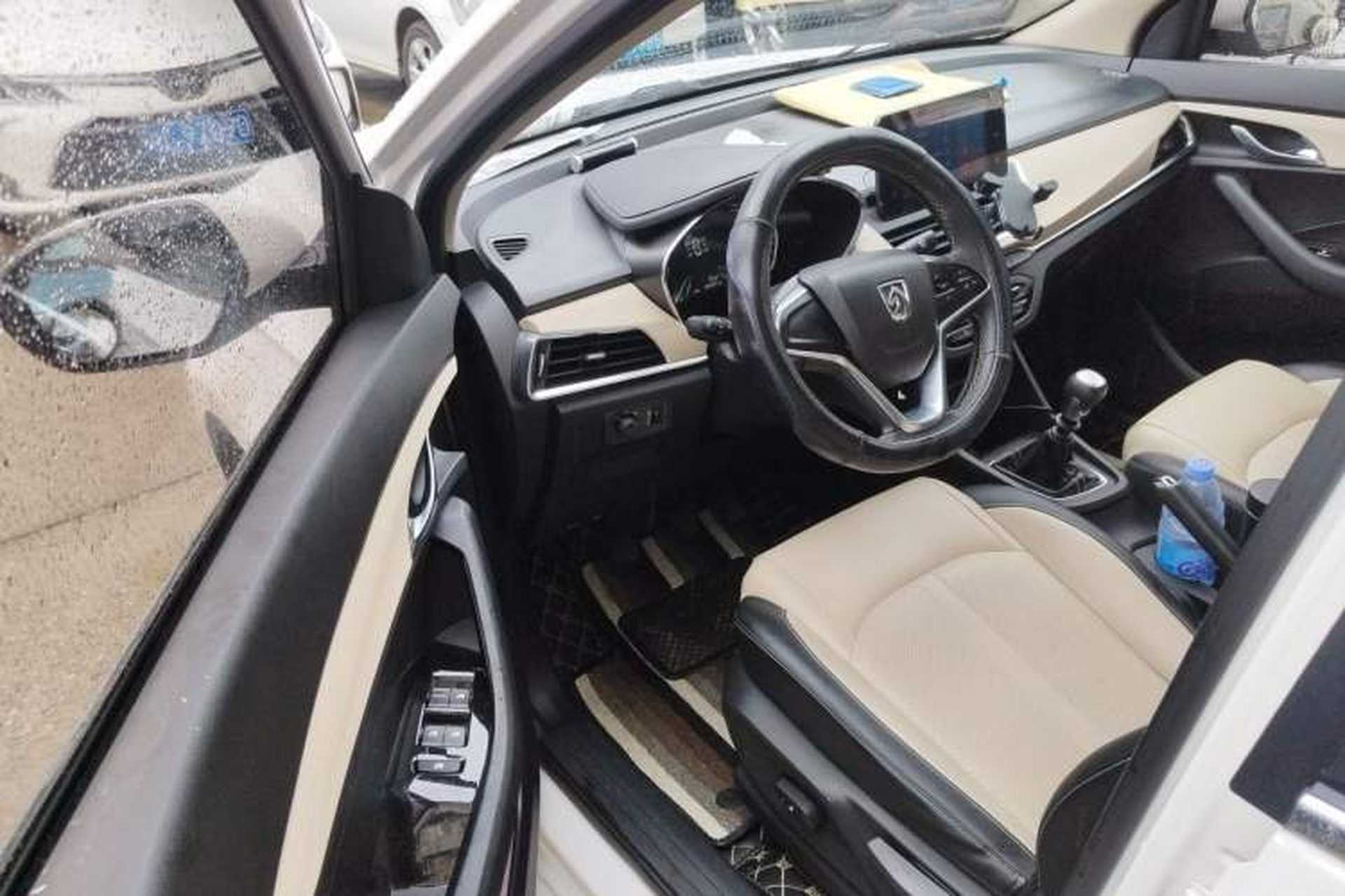 Used Baojun 360 2019 Revised Version 1.5L Manual Luxury Edition China VI Driver Seat
