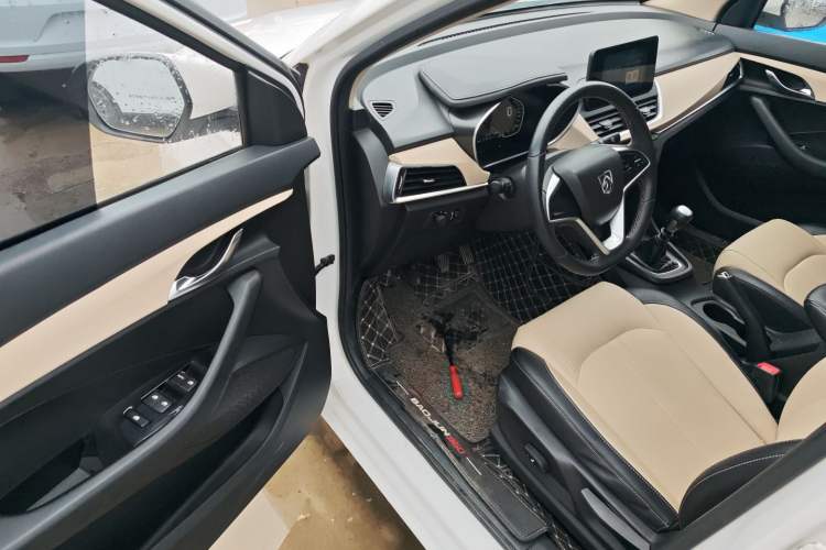 Used Baojun 360 2019 1.5L Manual Luxury Version China VI Driver Seat