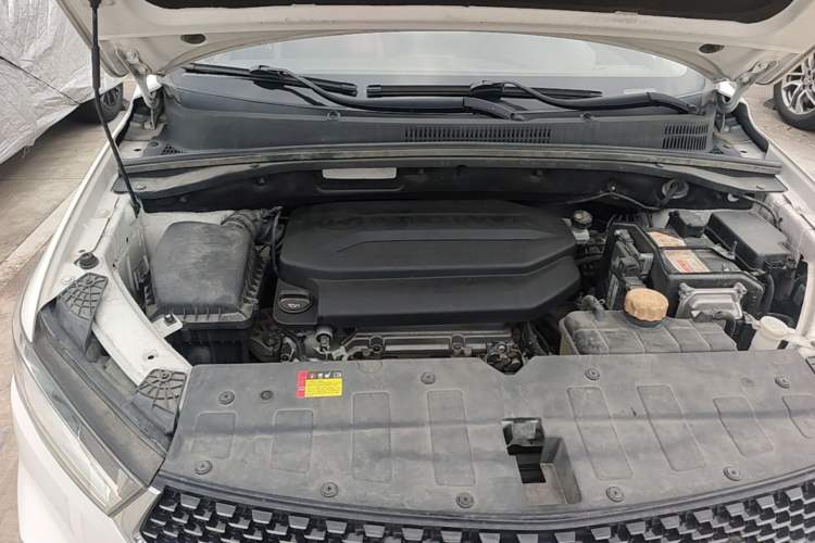 Used Baojun 360 2019 1.5L CVT Elite Version China VI Engine Bay