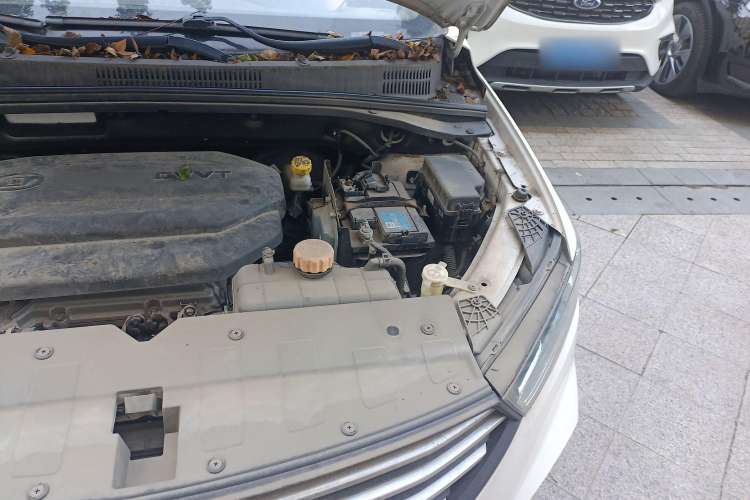 Used Baojun 360 2019 1.5L Manual Elite Version China VI Engine Bay Left