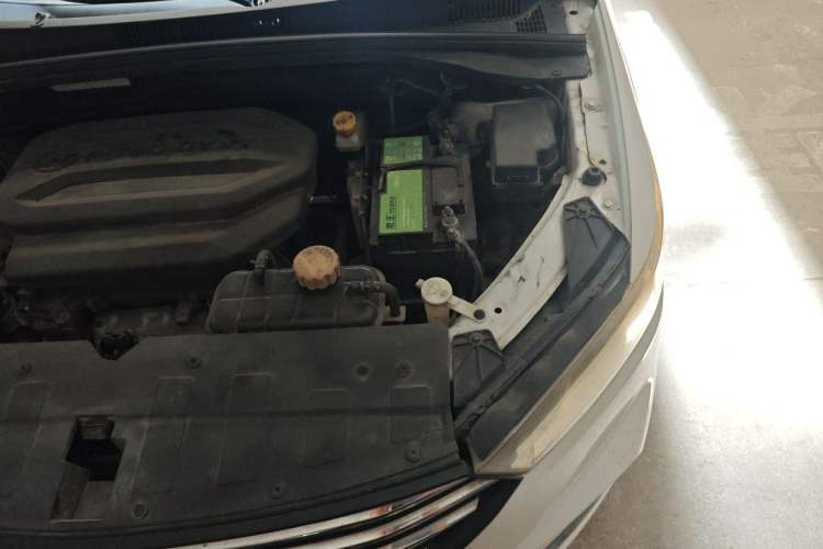 Used Baojun 360 2019 1.5L Manual Luxury Version China VI Engine Bay Left