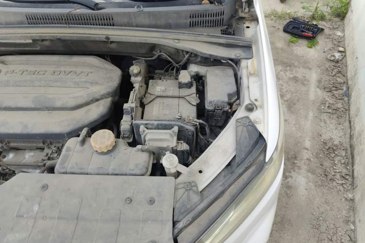 Used Baojun 360 2019 1.5L CVT Elite Version China VI Engine Bay Left