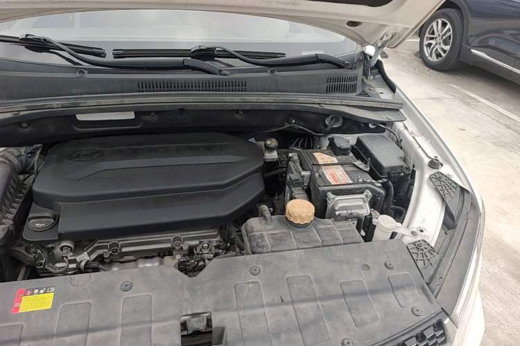 Used Baojun 360 2019 1.5L CVT Elite Version China VI Engine Bay Left