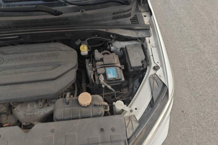 Used Baojun 360 2019 1.5L Manual Luxury Version China VI Engine Bay Left