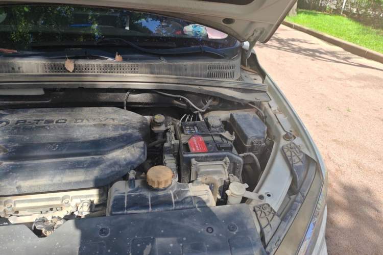 Used Baojun 360 2019 1.5L CVT Elite Version China VI Engine Bay Left