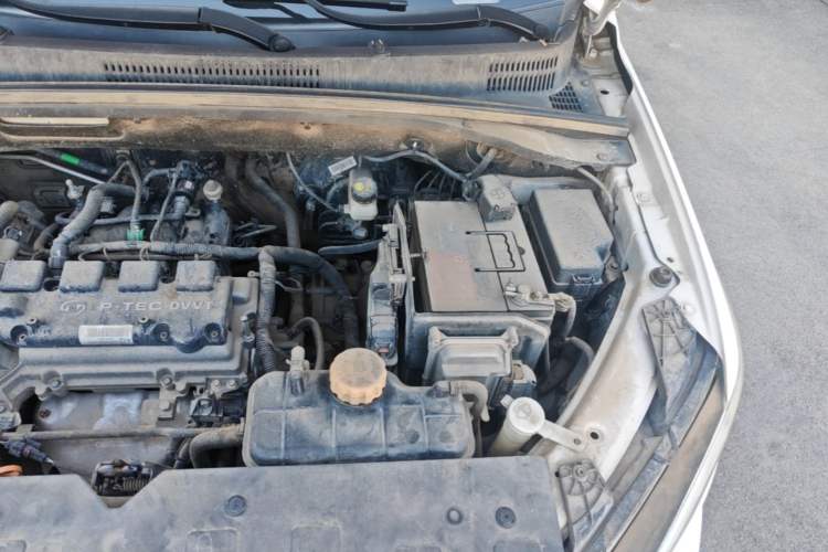 Used Baojun 360 2019 1.5L CVT Elite Version China VI Engine Bay Left