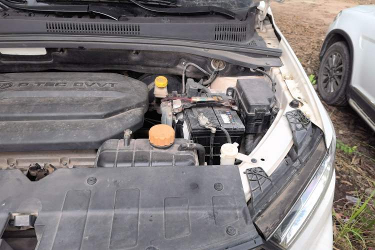 Used Baojun 360 2019 1.5L Manual Elite Version China VI Engine Bay Left