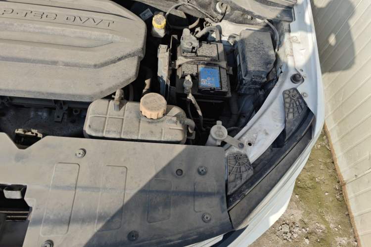Used Baojun 360 2019 1.5L Manual Elite Version China VI Engine Bay Left