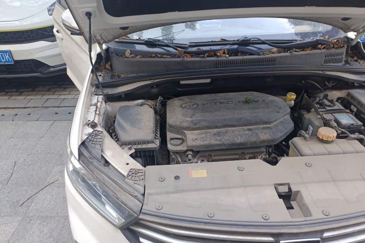 Used Baojun 360 2019 1.5L Manual Elite Version China VI Engine Bay Right