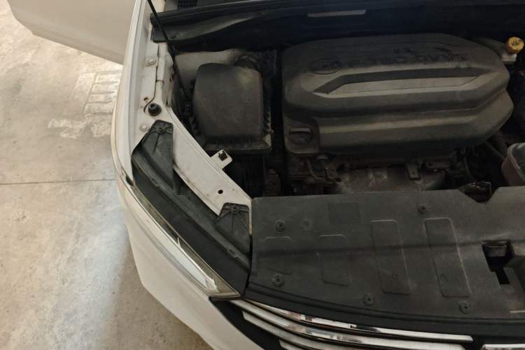 Used Baojun 360 2019 1.5L Manual Luxury Version China VI Engine Bay Right